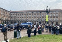Ragazzi incappucciati